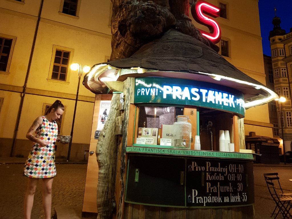 Photography 3 of project The “Tree-kiosk” in Malá Strana