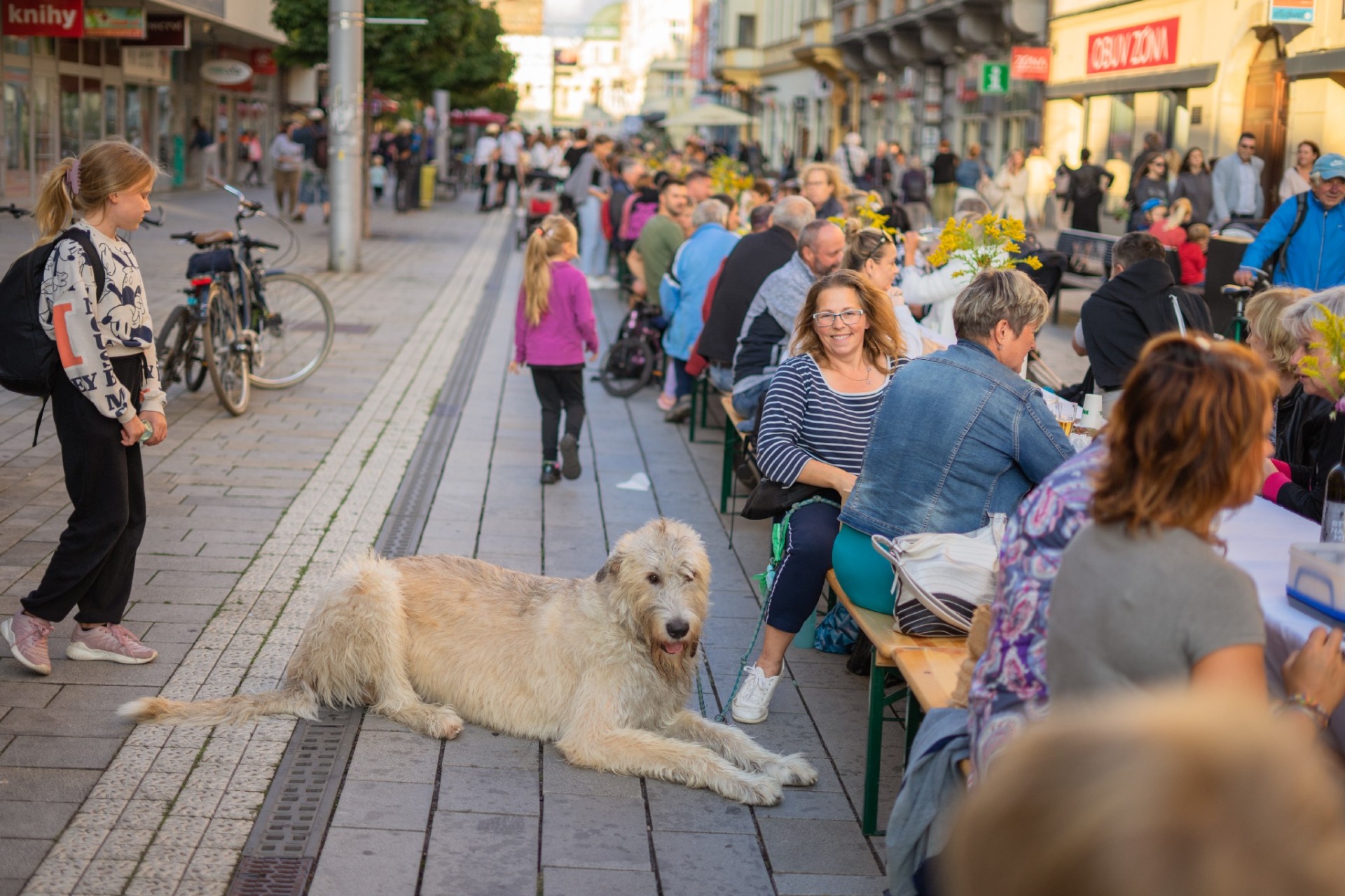 Fotografie 5 projektu STŮL NA MÍRU v Pardubicích