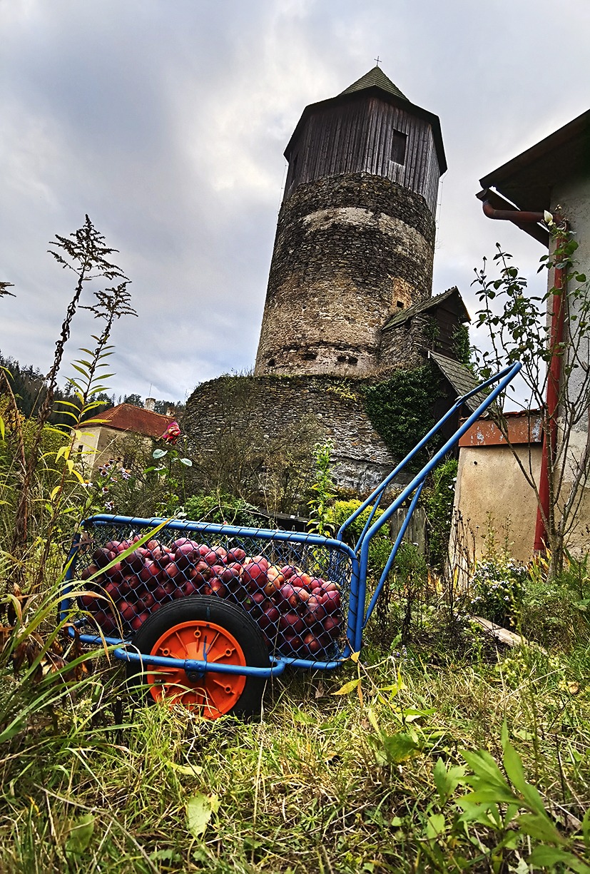 Fotografie textu Mrazáky na Karlův most